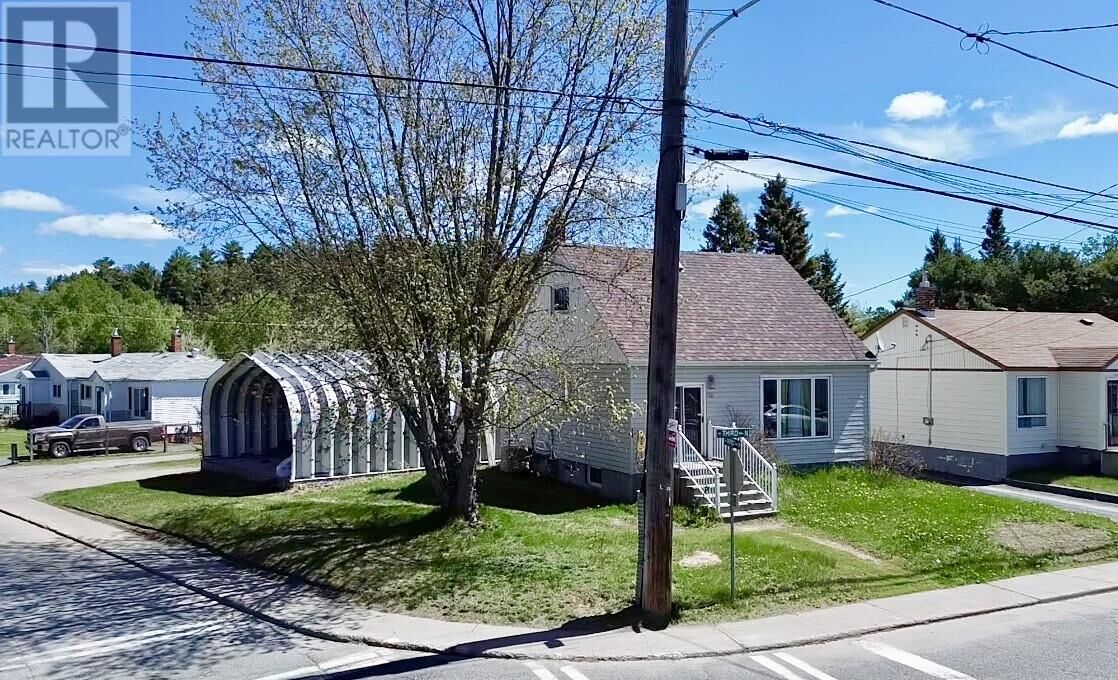 Property Photo: 60 Third Ave N ON