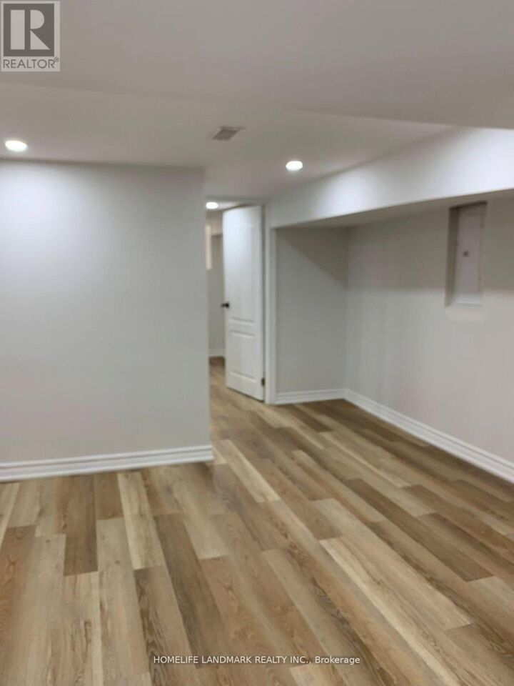 Property Photo: 4 Northumberland Street B ON M6H 1P7