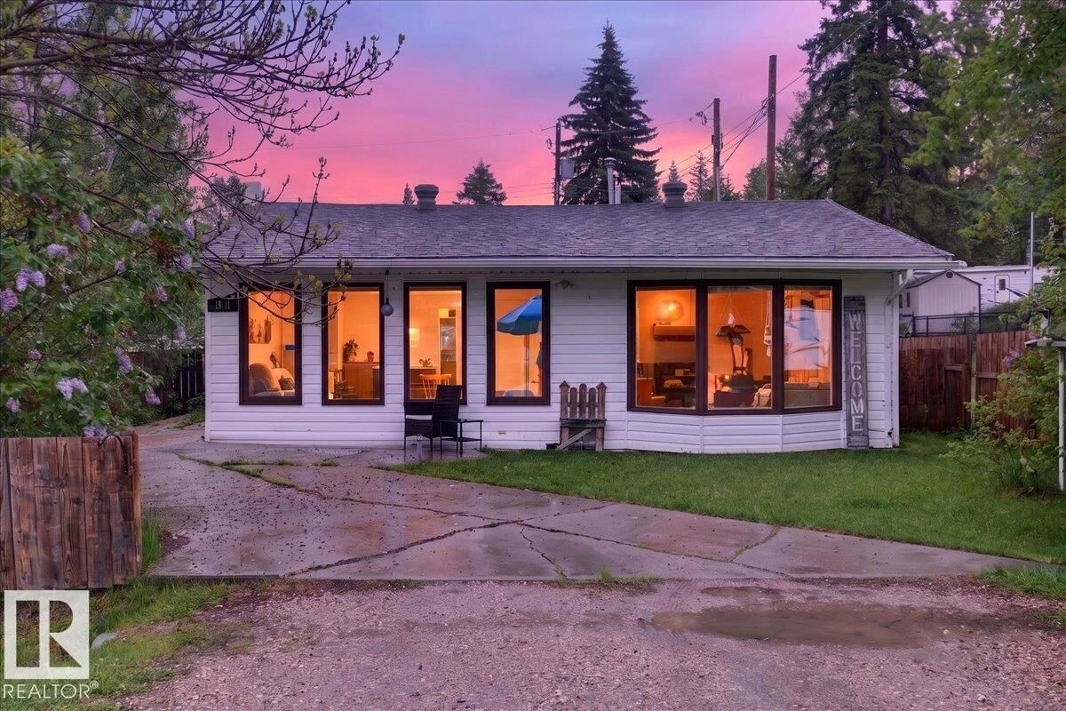 Property Photo: 1311 Park Cr AB T0E 0A2