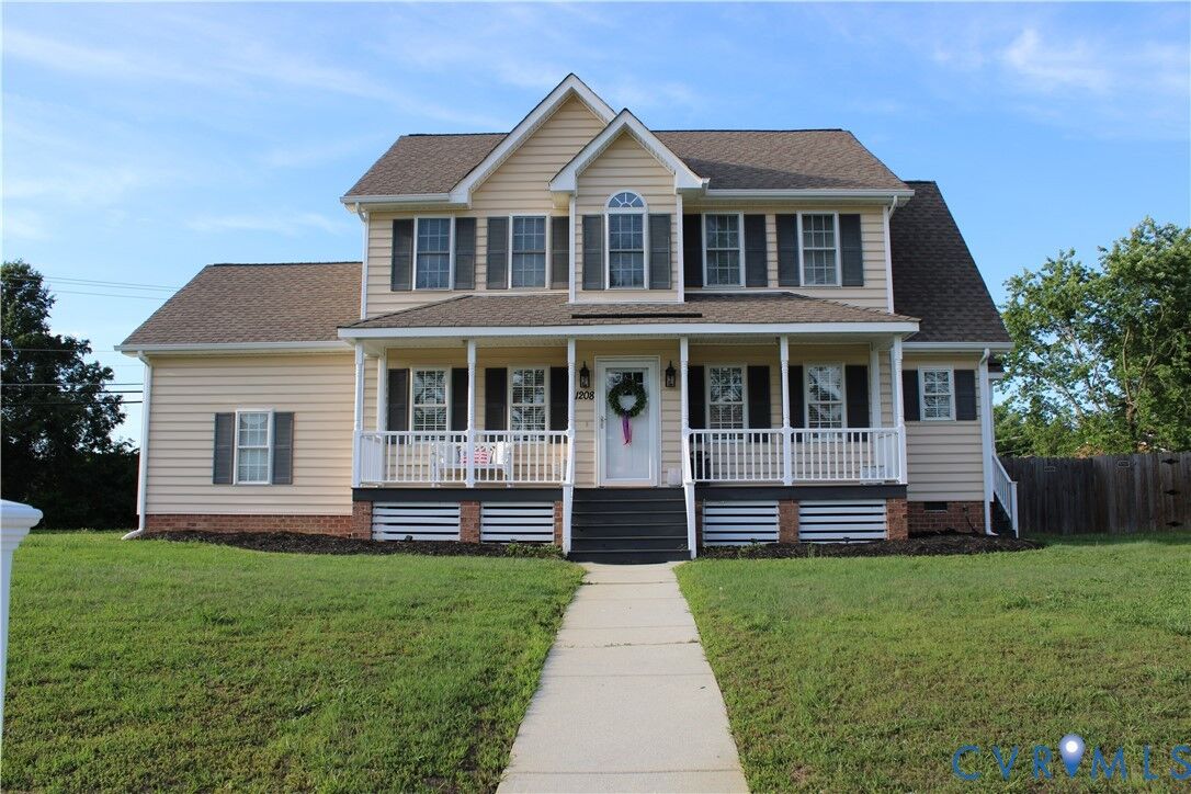 Property Photo: 1208 Riveroaks Drive VA 23834