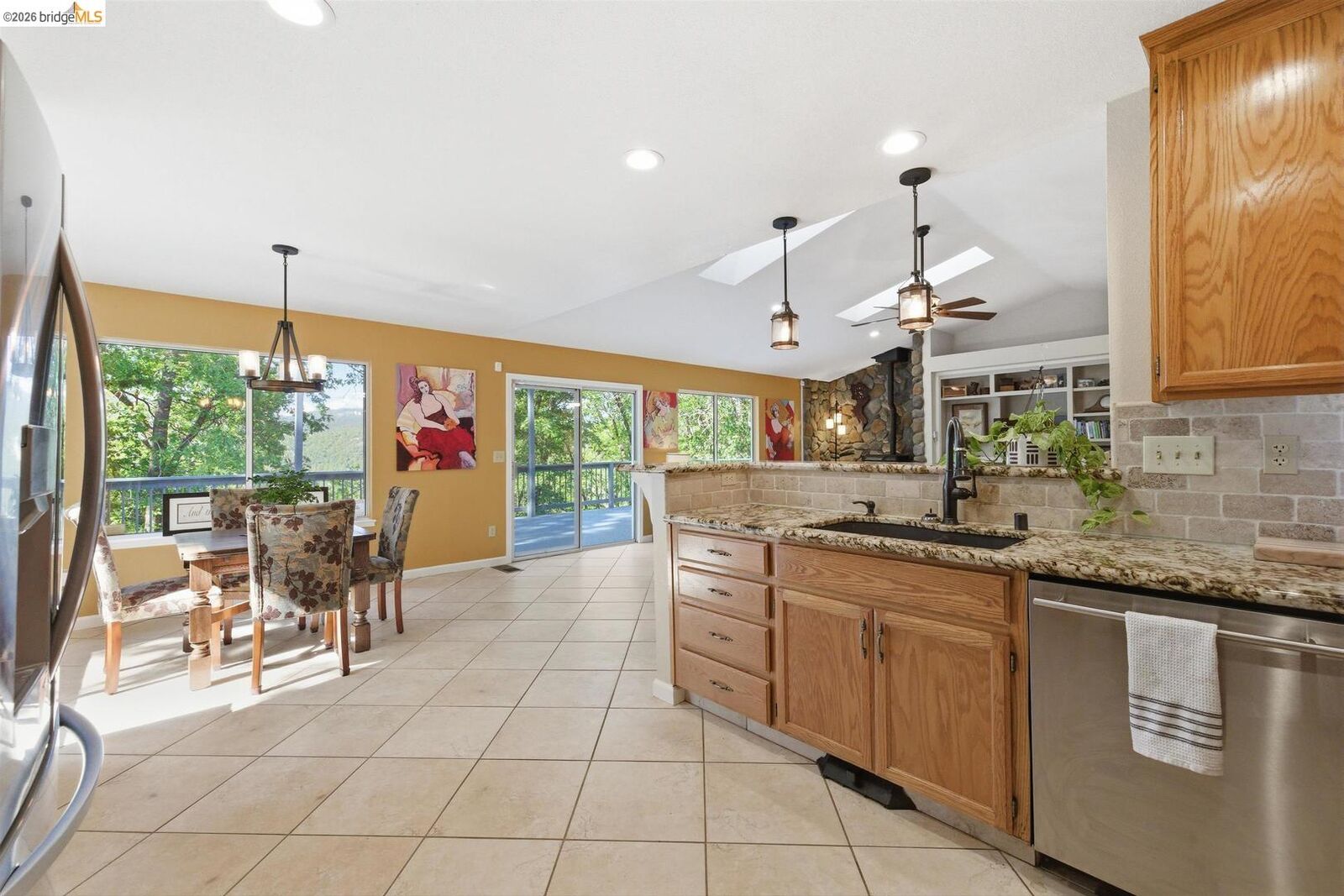 Property Photo: 16690 Ridgewood Dr CA 95370