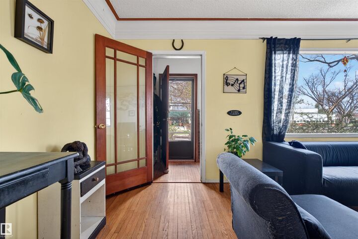 Property Photo: 6402 106 Street NW AB T6H 2V4