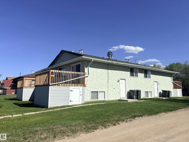 Property Photo: 4537 50 Avenue AB T9M 1Y8