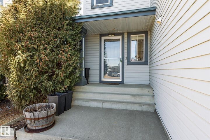 Property Photo: 442 Hunters Green NW AB T6R 3C1
