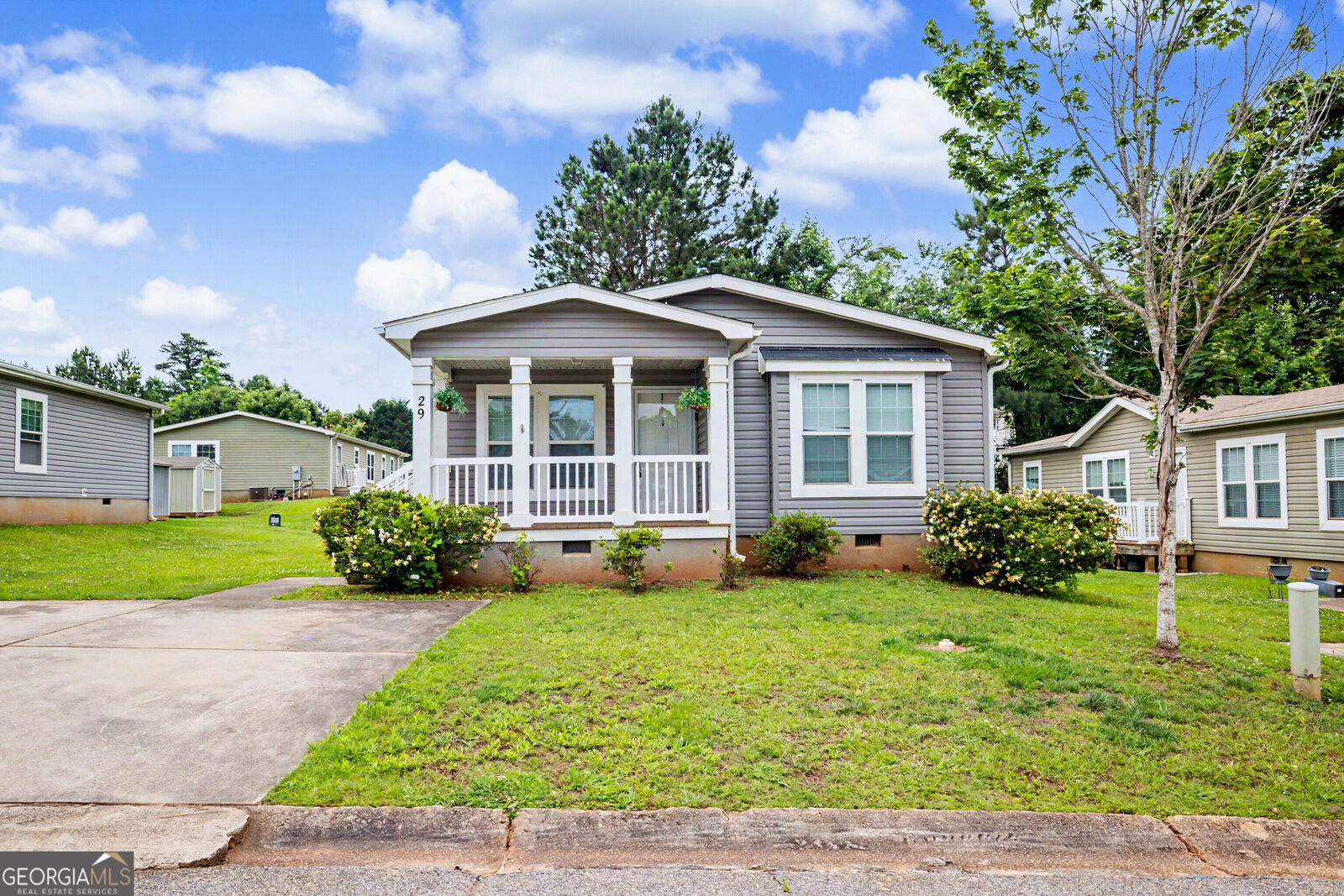 Property Photo: 29 Meadow View Street GA 30263
