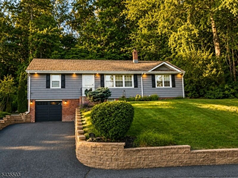 Property Photo: 33 Avondale Rd NJ 07834