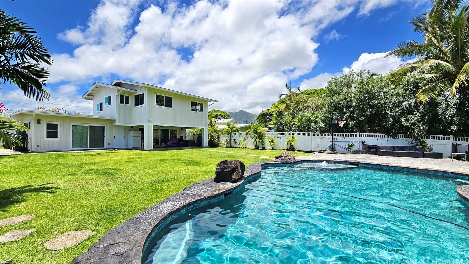 Property Photo: 580 Papalani Street HI 96734