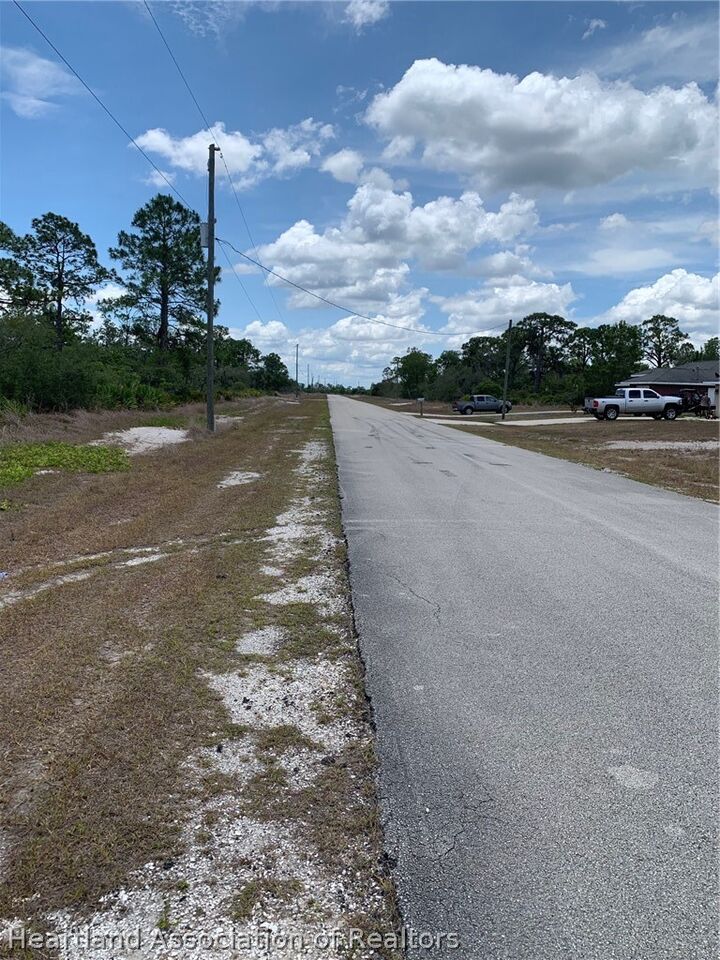 Property Photo:  551 Wildflower Street  FL 33852 