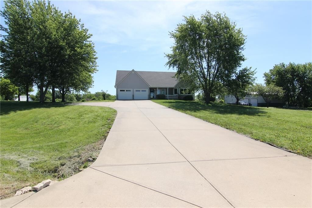 Property Photo:  23305 S Hickory Court  KS 66083 