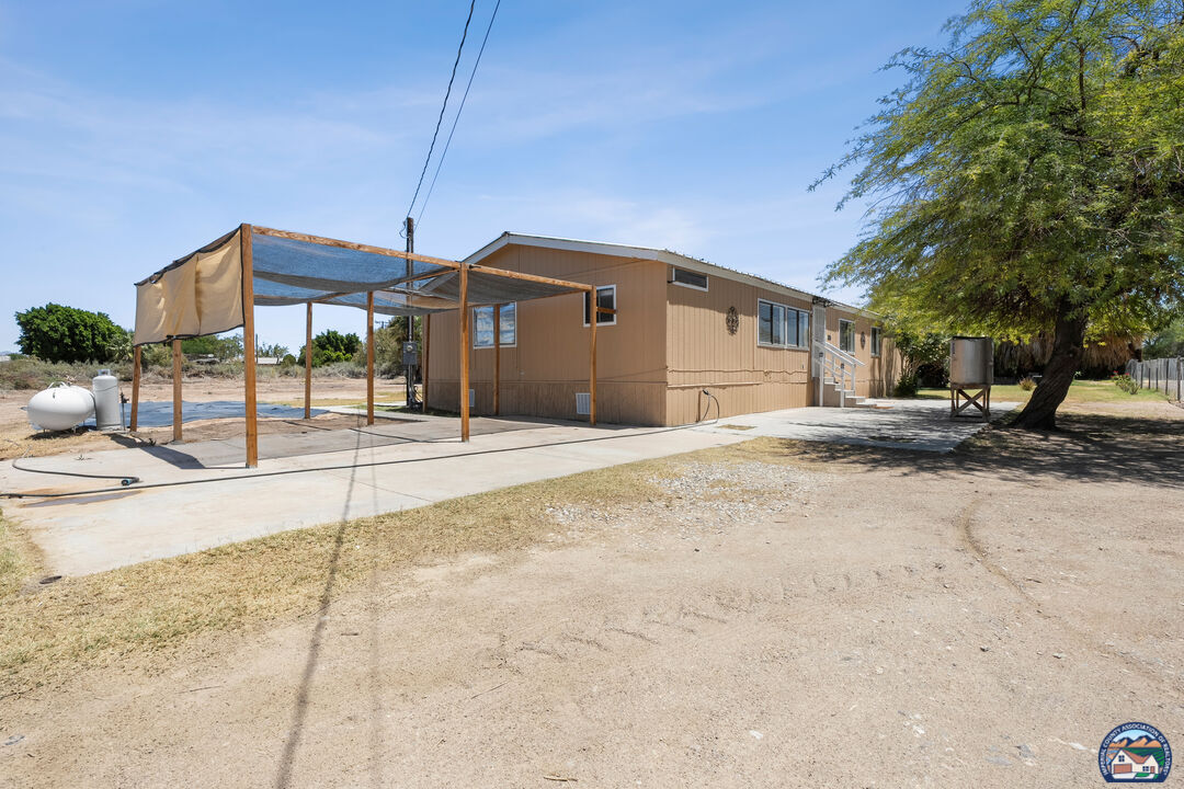 Property Photo:  7841   International Rd  CA 92233 