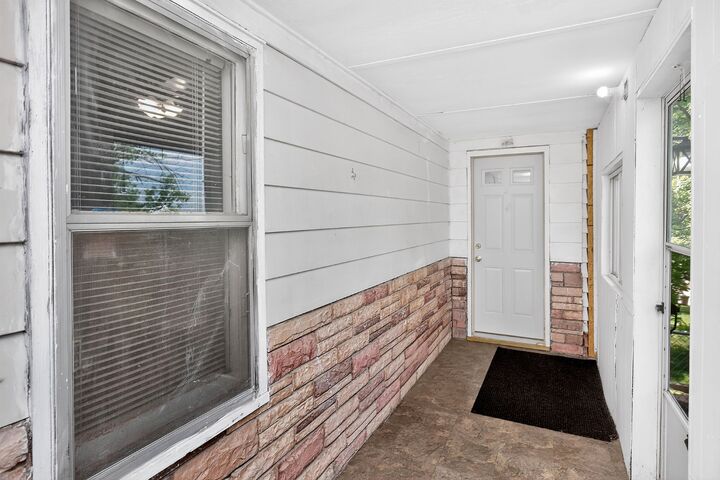 Property Photo:  1235 E 34th Street  IA 50317 