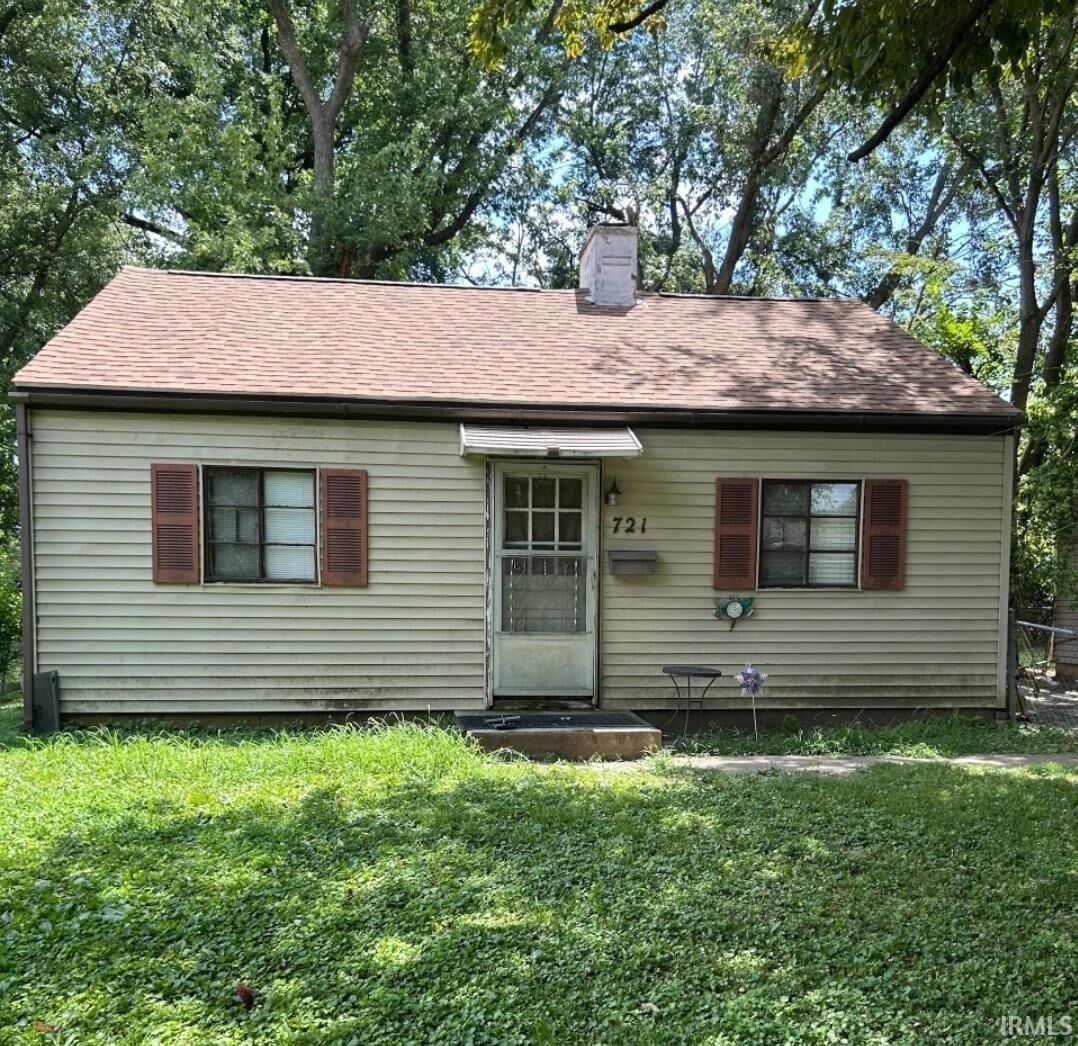 Property Photo:  721 Ridgeway Avenue  IN 47713 