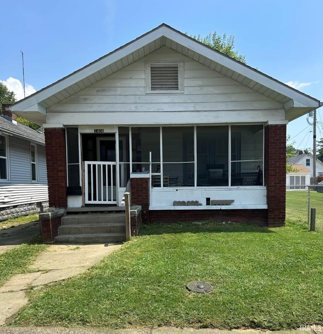 Property Photo: 1406 S Bedford Avenue IN 47713