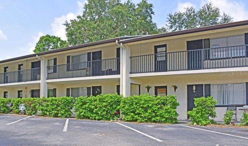 Property Photo:  2 N Fernwood Avenue 14  FL 33765 