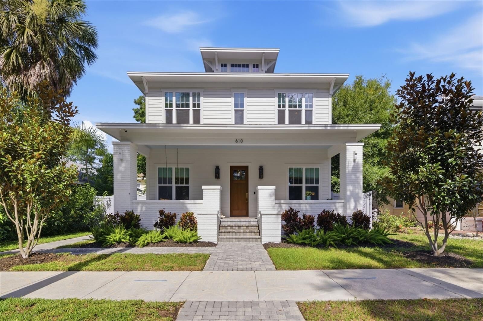 Property Photo:  610 5th Street N  FL 33701 