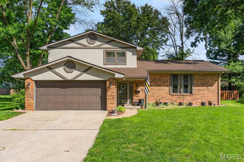 Property Photo:  32 Landau Drive  IL 62260 