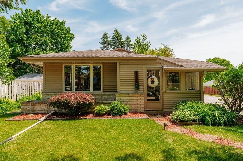 Property Photo:  5848 N 114th St  WI 53225 
