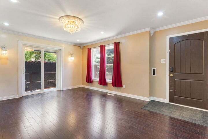 Property Photo:  1751 W Chase Avenue  IL 60626 