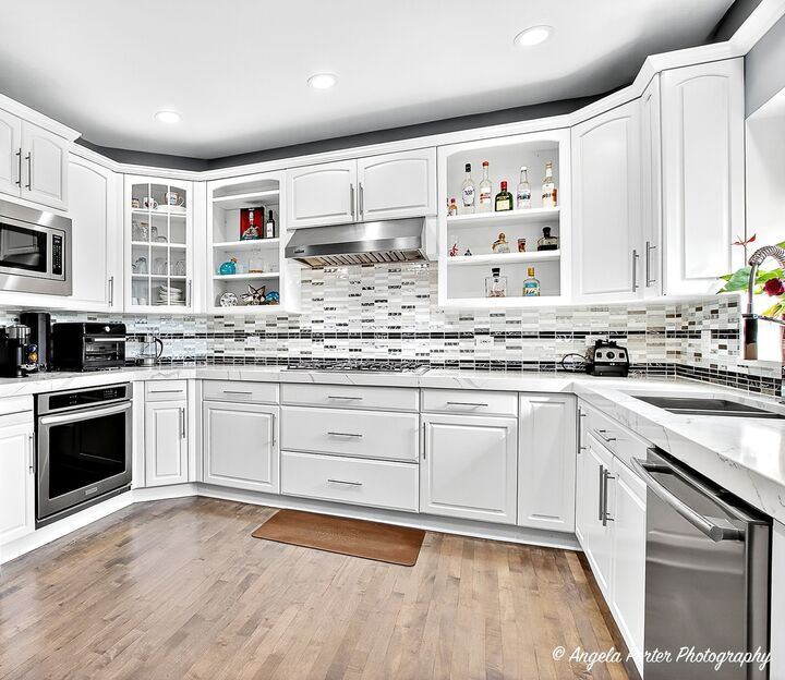 Property Photo:  701 Caitlin Court  IL 60030 