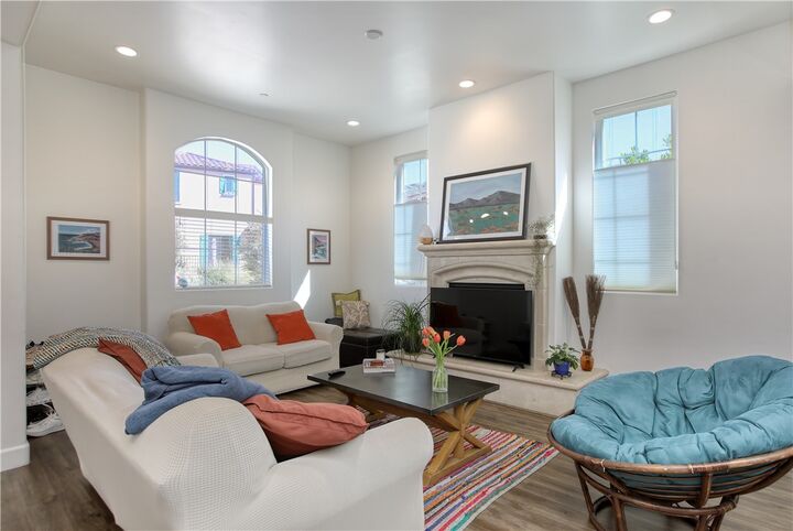 Property Photo: 315 Tresana Lane CA 93401
