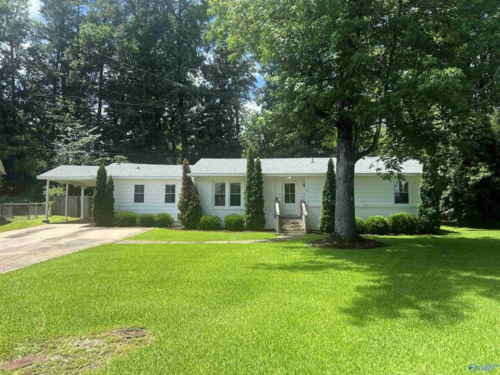 Property Photo:  117 Clubview Circle  AL 35901 