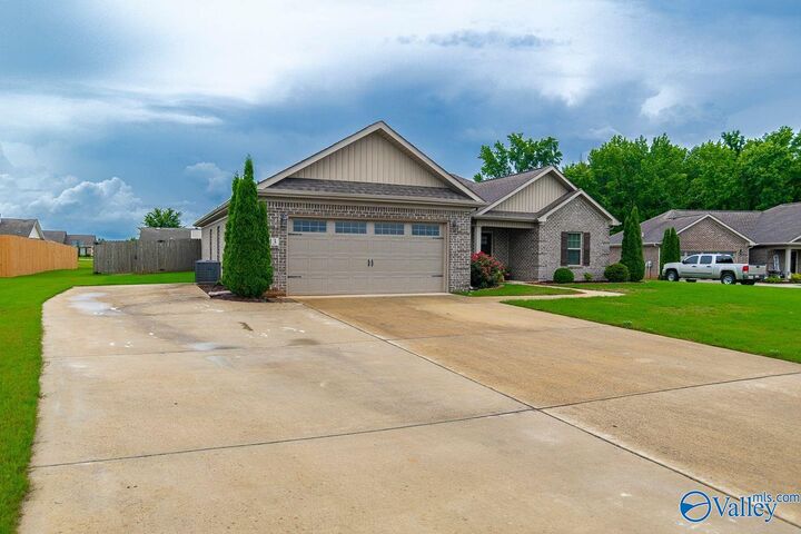 Property Photo:  113 Stillwood Drive  AL 35750 