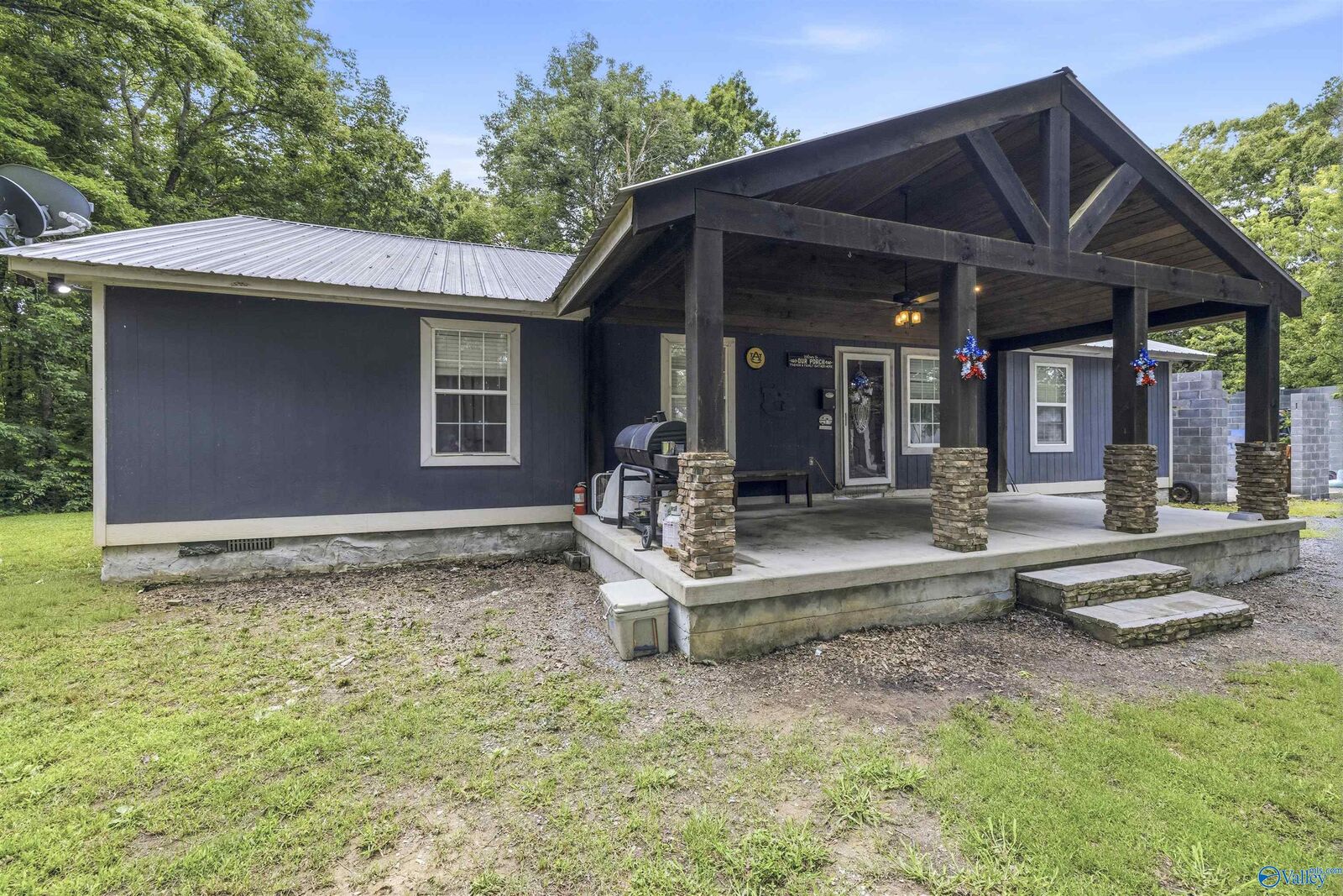 Property Photo:  3120 Orange Street SW  AL 35967 