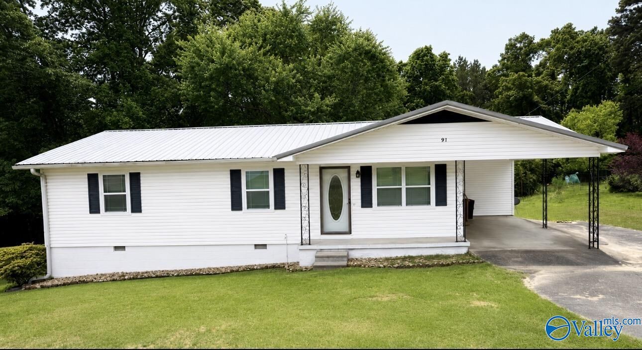 Property Photo:  91 County Road 1165  AL 35057 