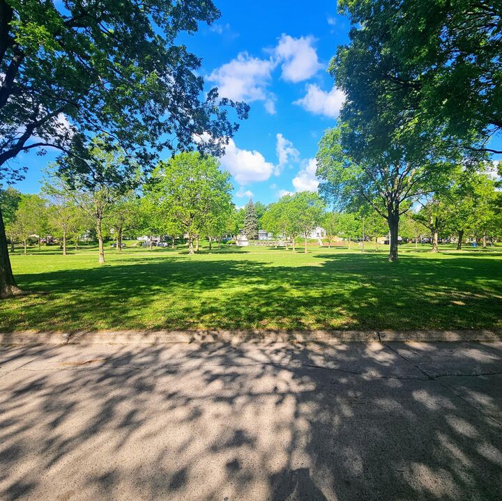 Property Photo:  3342 Xerxes Avenue N  MN 55412 