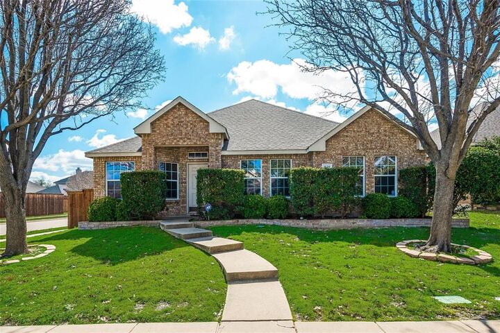 Property Photo:  1528 Silver Spur Drive  TX 75002 