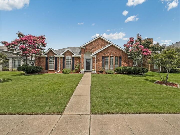 Property Photo: 1315 Silver Maple Drive TX 75007
