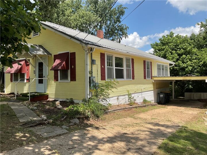 Property Photo:  203 N Pine Street  AR 72601 