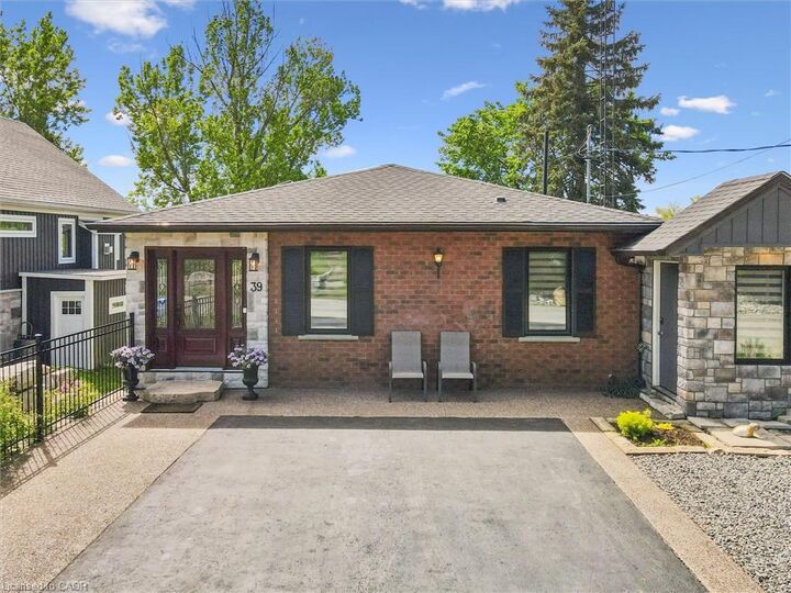 Property Photo: 39 Holly Trail ON N3C 2V4