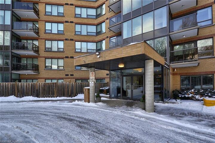 Property Photo:  237 King Street W 1305  ON N3H 5L2 