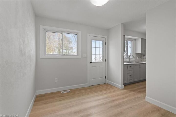 Property Photo:  83 Elm Street  ON N3Y 3B7 