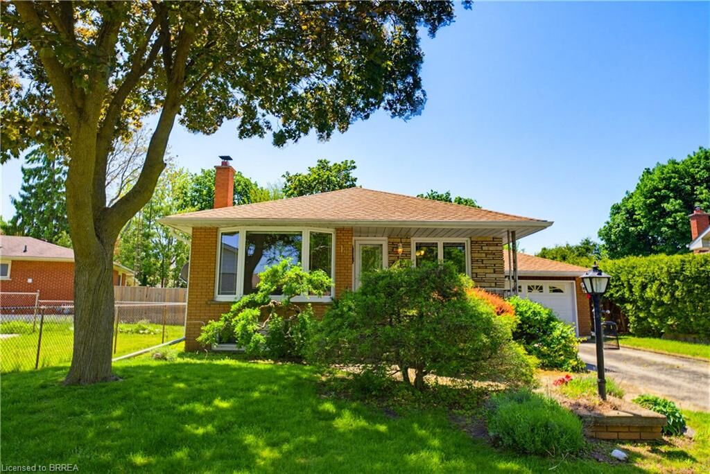 Property Photo:  11 Marshall Street  ON N3R 3C8 