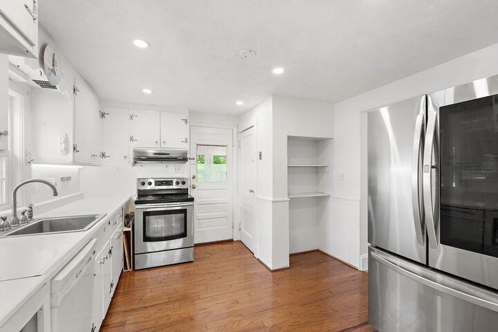 Property Photo:  74 Galen St  MA 02451 