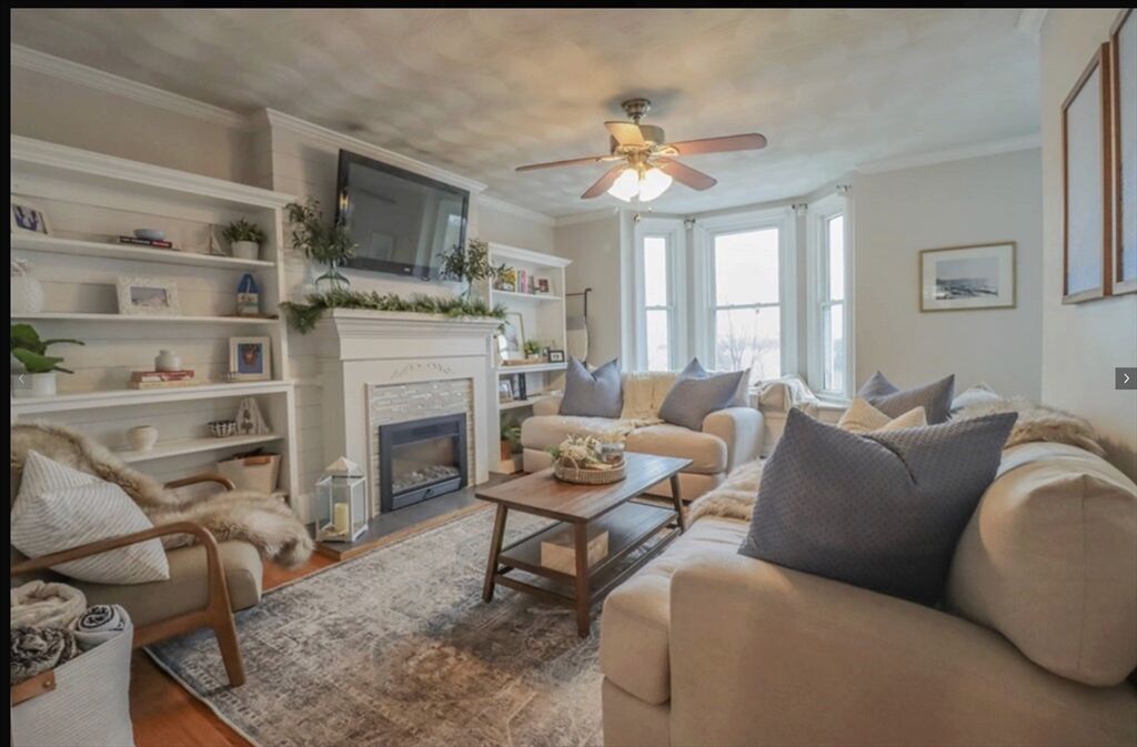 Property Photo:  392 E 8th St 2  MA 02127 