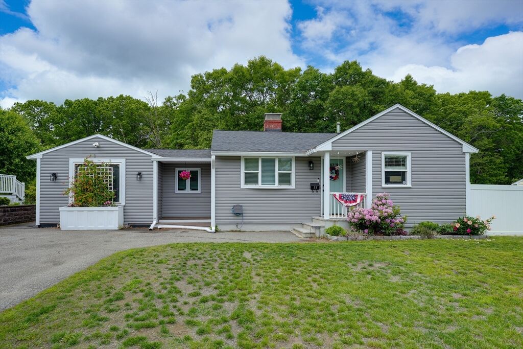 Property Photo:  55 Rumford St  MA 01852 