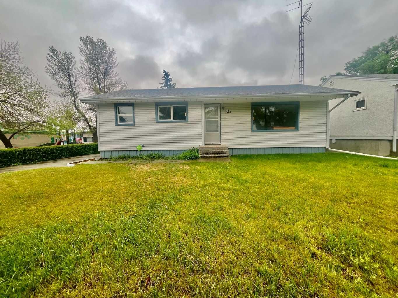 Property Photo: 223 Allison Street AB T0M 0A0