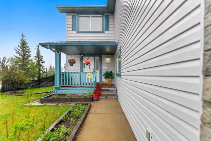 Property Photo: 148 Springmere Way AB T1X 1P1