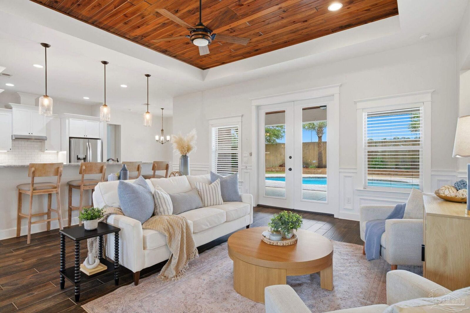 Property Photo: 5140 Sandy Shores Dr FL 32563