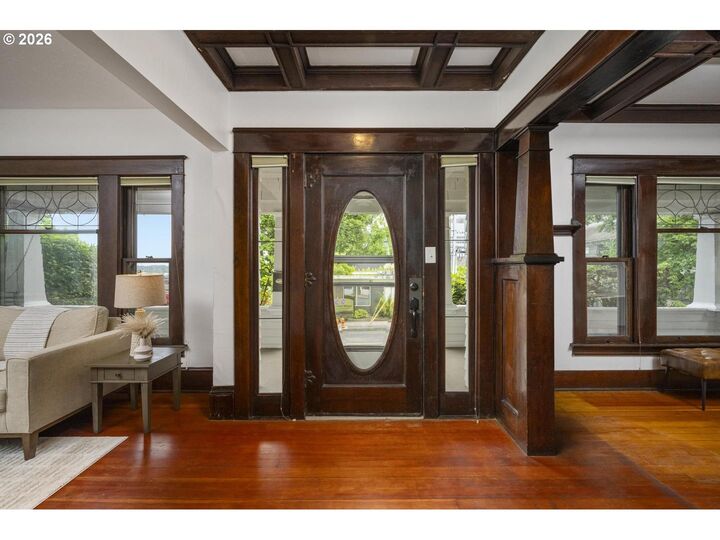 Property Photo: 3303 S Kelly Ave OR 97239