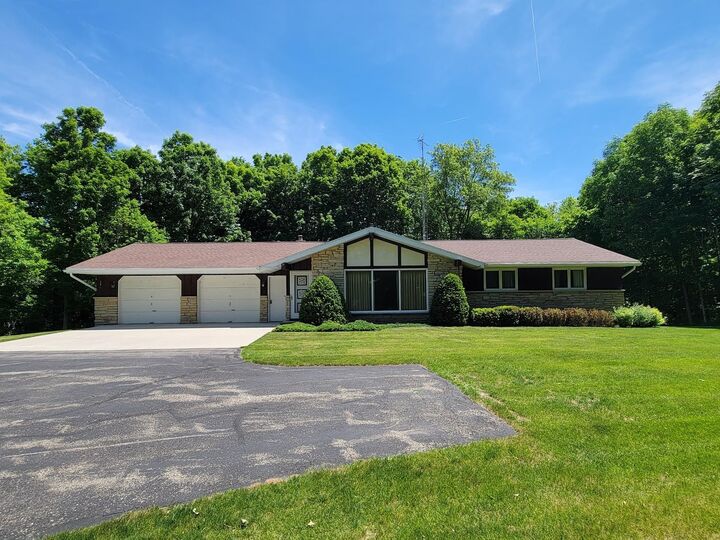 Property Photo:  W3687 E Maple Drive  WI 53035-9636 