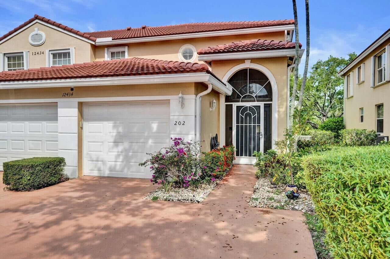 Property Photo:  12434 Crystal Pointe Drive 202  FL 33437 