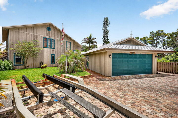 Property Photo:  2483 SW Murphy Road  FL 34990 