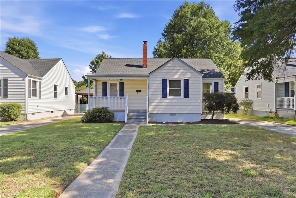 Property Photo:  318 E Evans St  VA 23503 