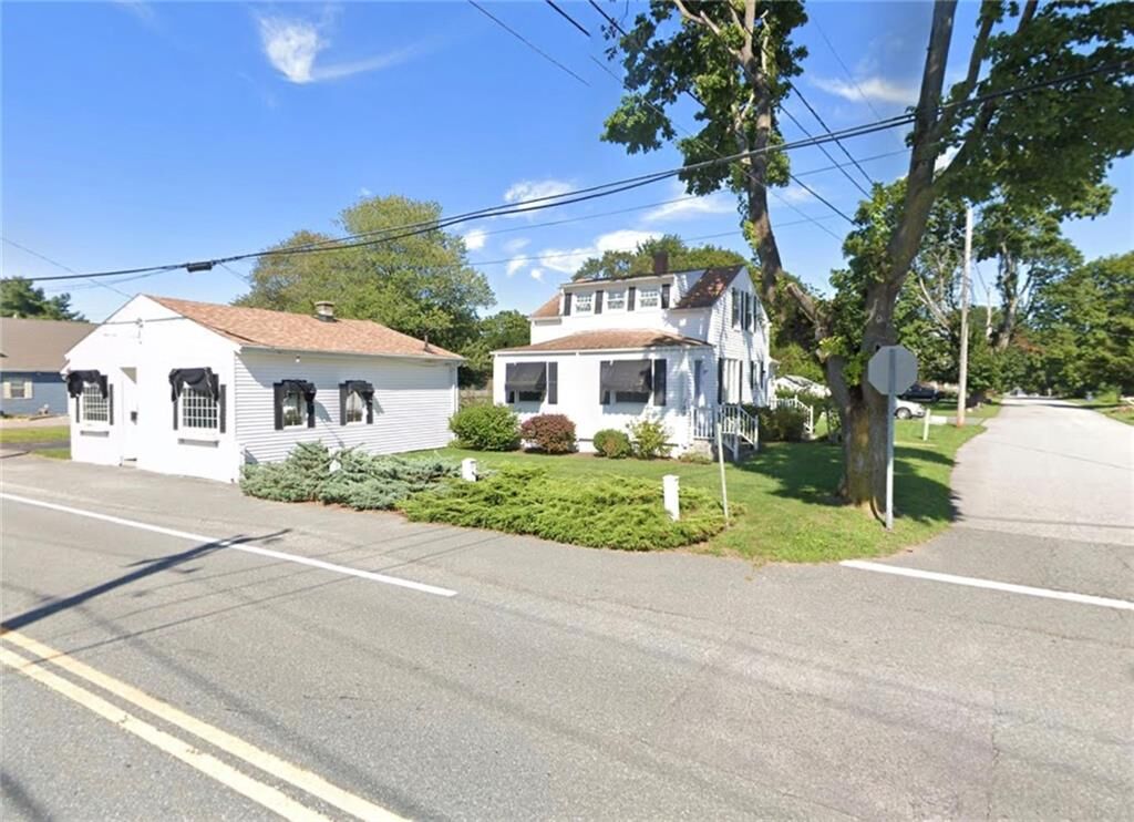 Property Photo:  165 Sowams Road  RI 02806 