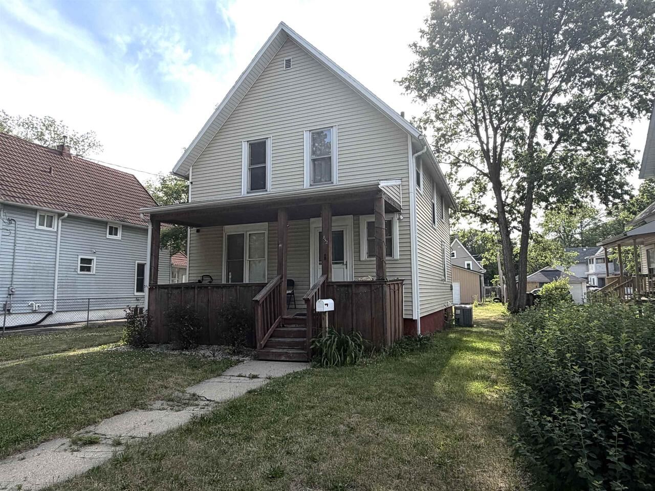Property Photo:  852 9th Street  WI 53511 
