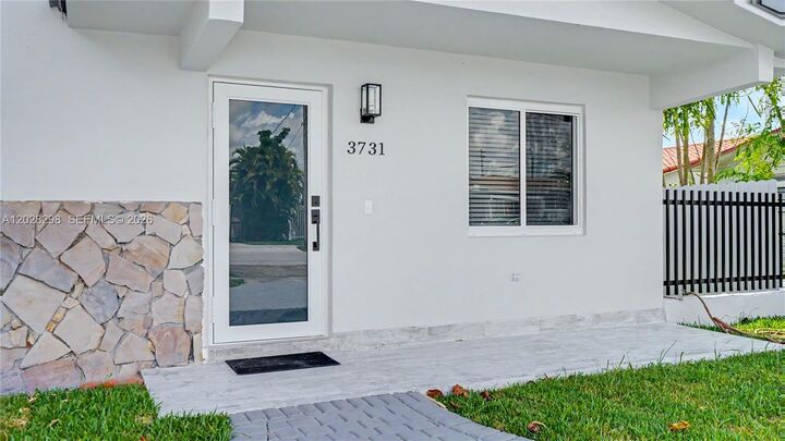 Property Photo: 3731 SW 87th Pl FL 33165